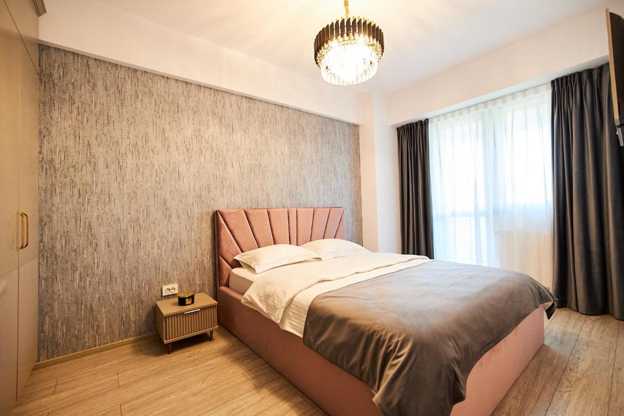 Uptown Apartments Iasi Bagian luar foto