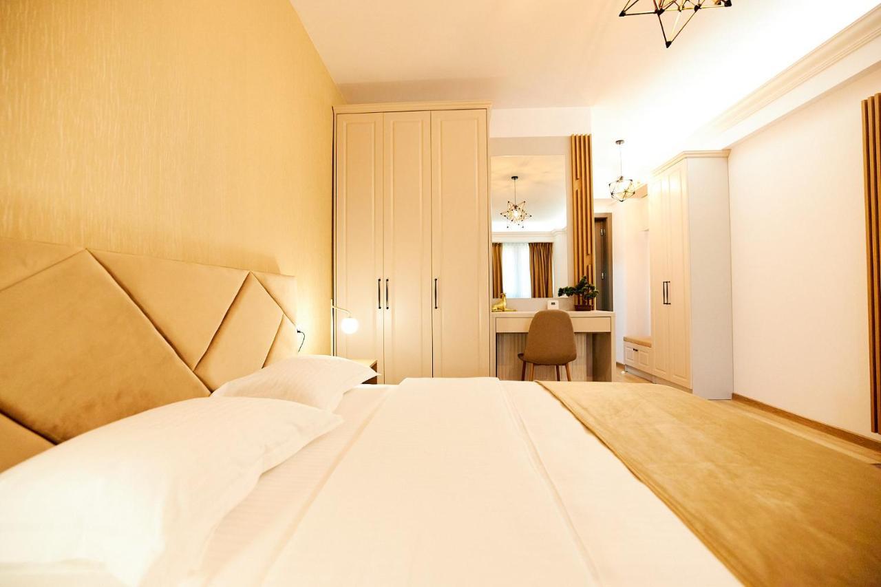 Uptown Apartments Iasi Bagian luar foto