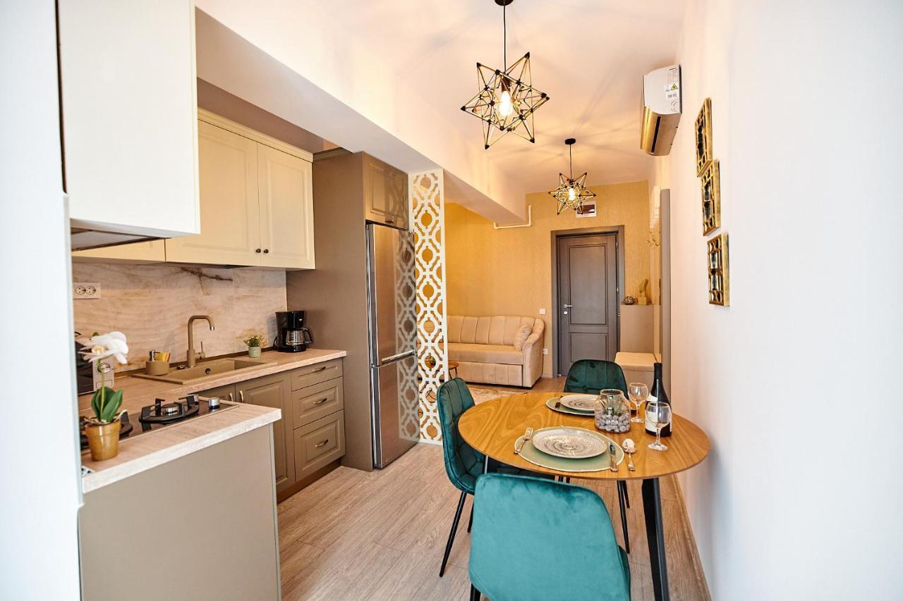 Uptown Apartments Iasi Bagian luar foto