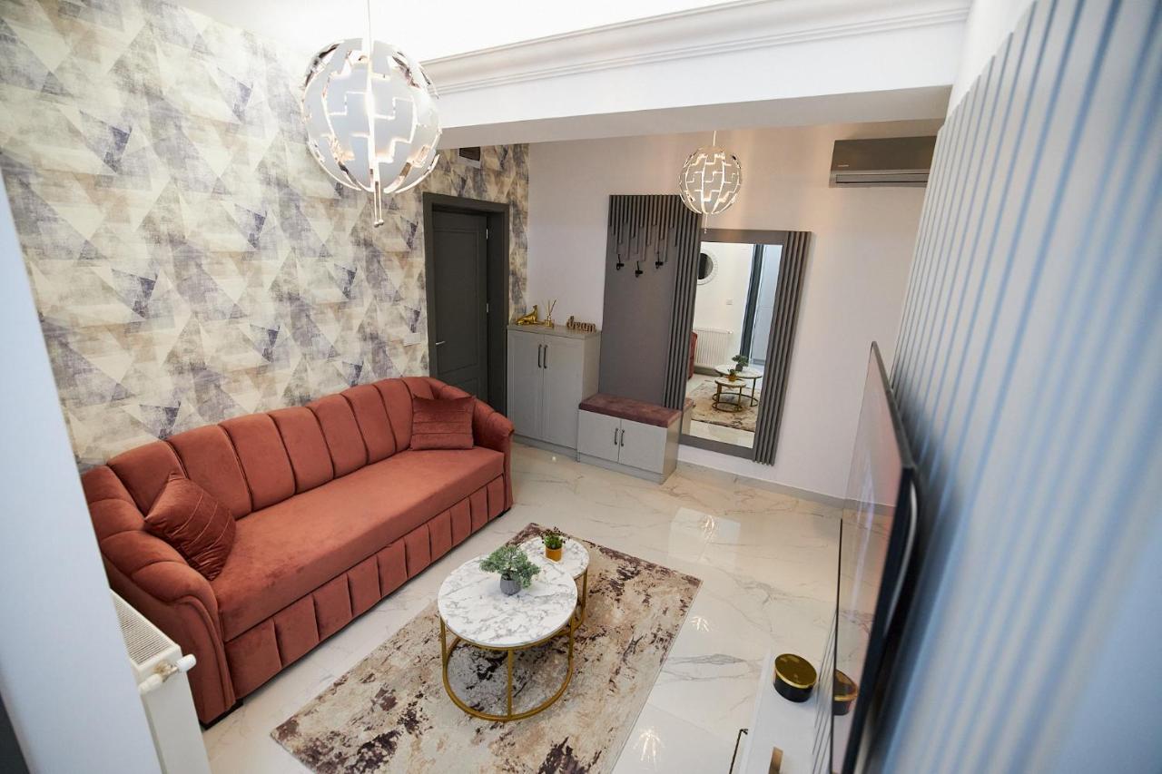 Uptown Apartments Iasi Bagian luar foto
