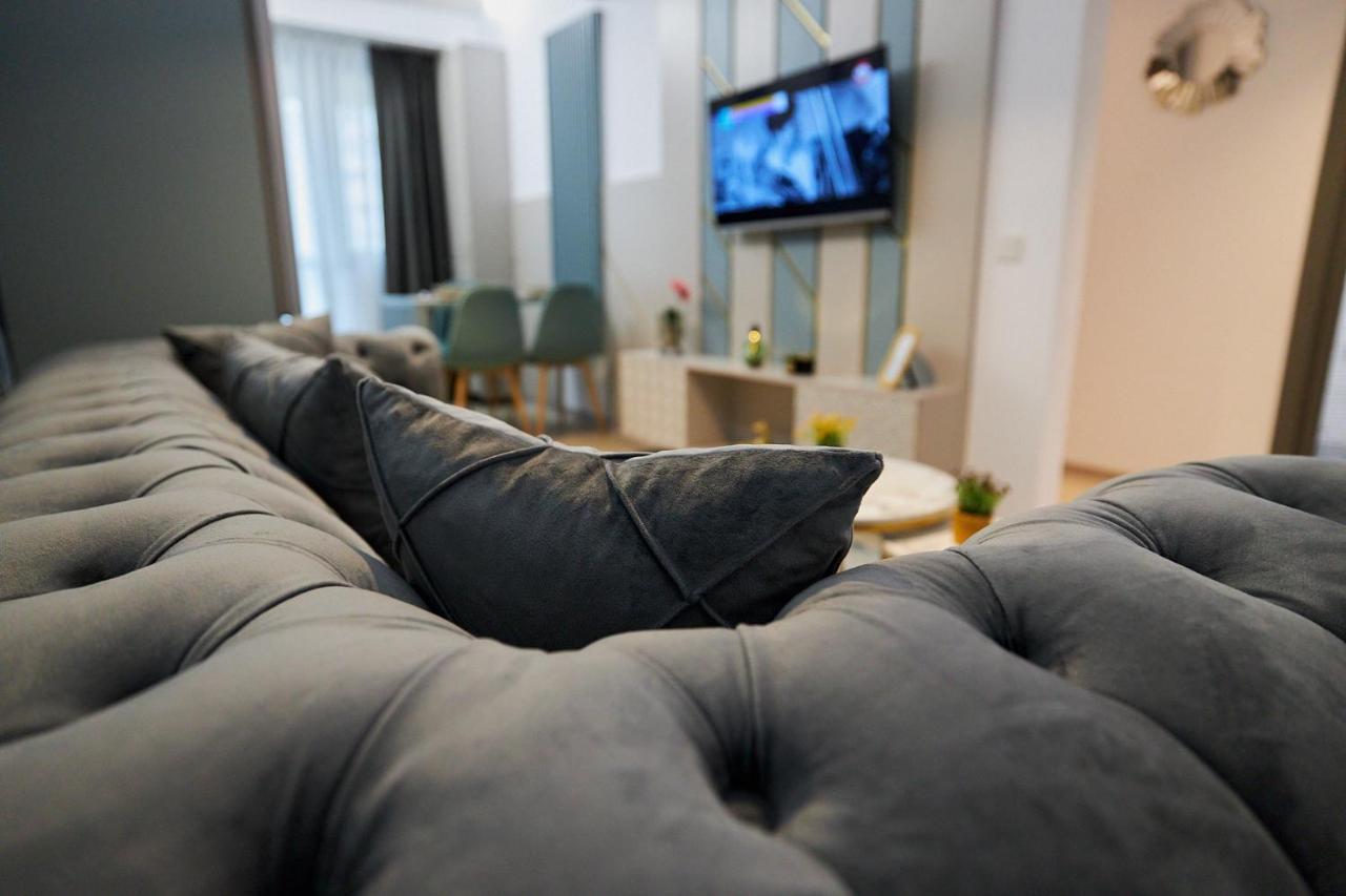 Uptown Apartments Iasi Bagian luar foto