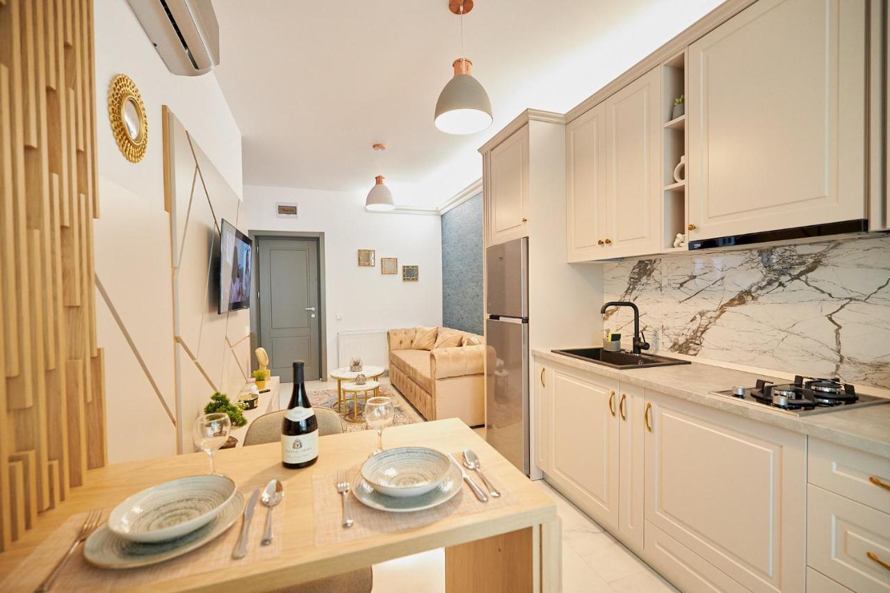 Uptown Apartments Iasi Bagian luar foto